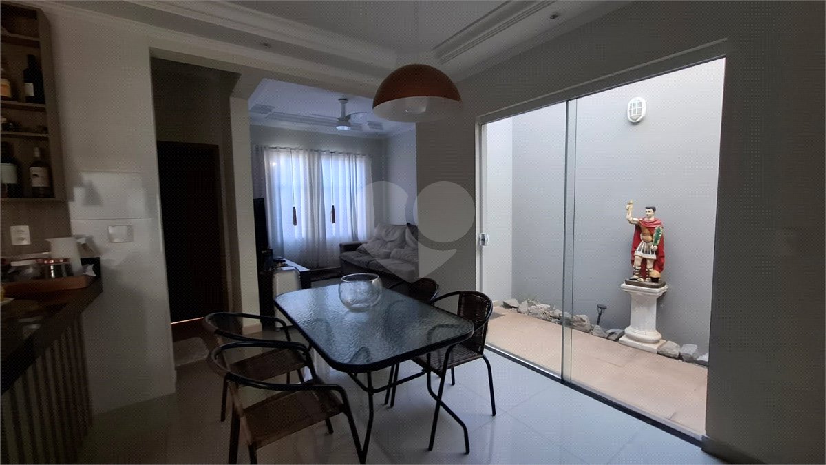 Casa Térrea de Alto Padrão à Venda – Próxima ao Shopping