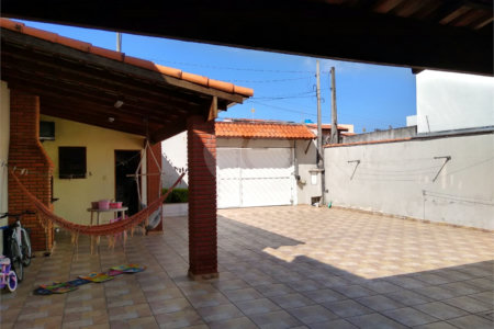 Casa à venda com 4 quartos, sendo 1 suíte,  em Jardim São Francisco, Mogi das Cruzes, SP