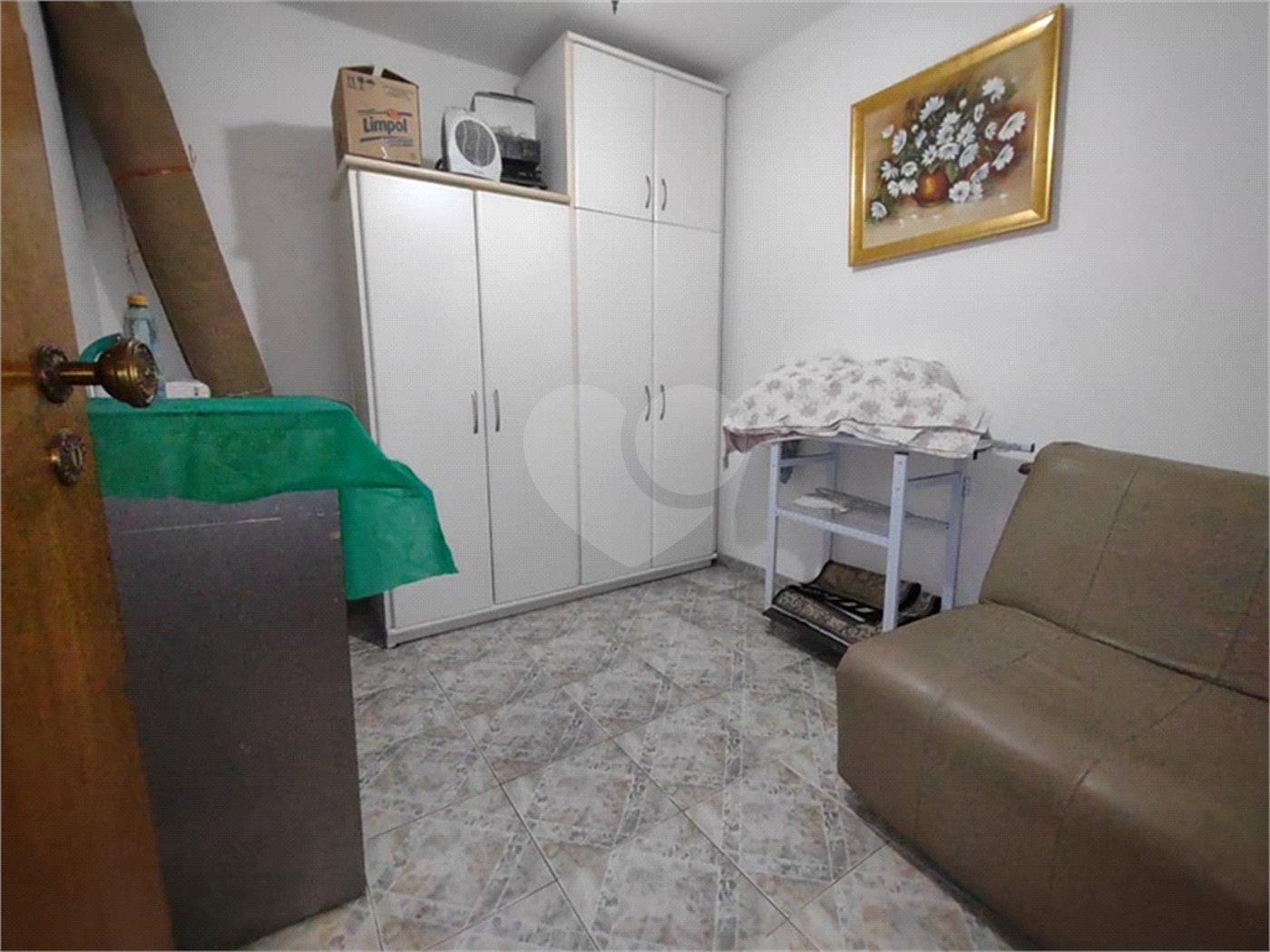 Casa à venda com 3 quartos, sendo 1 suíte, no condomínio Vila Paiva, São Paulo - SP