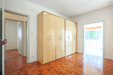 Casa Térrea à venda com 3 quartos, sendo 1 suíte, em Cidade Vargas, São Paulo, SP