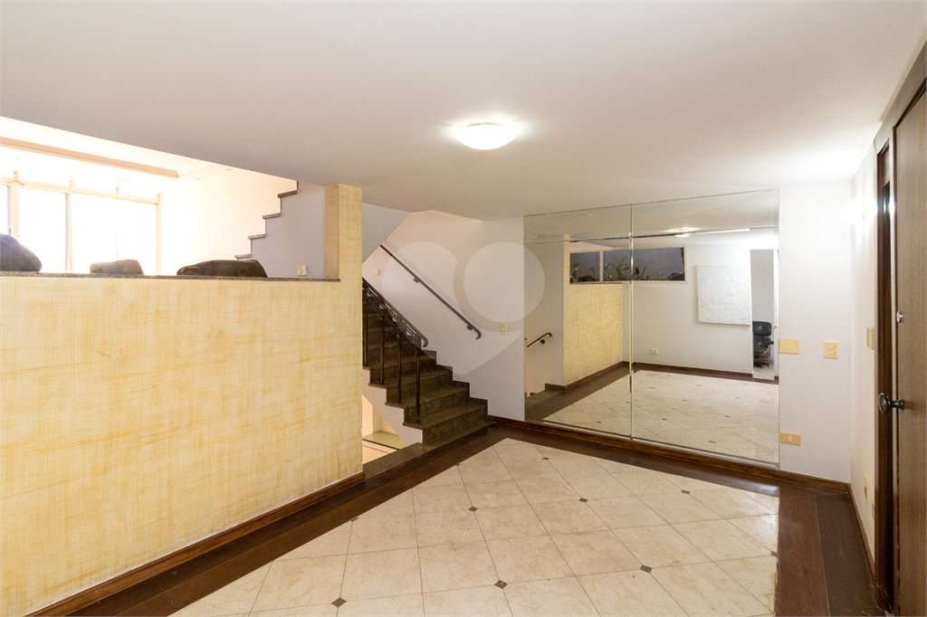 Sobrado à venda com 6 quartos, sendo 4 suítes,  em Alto da Lapa, São Paulo, SP