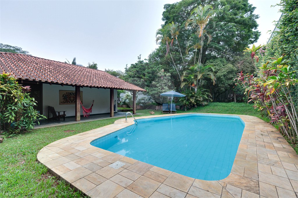 Casa Térrea à venda com 4 quartos, sendo 2 suítes, em Alto da Boa Vista, São Paulo, SP