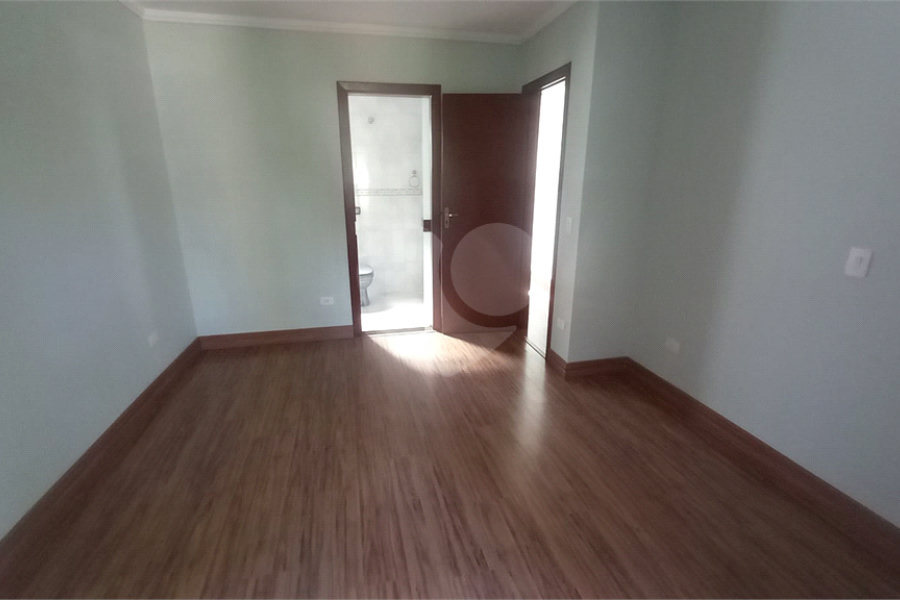 Sobrado à venda com 4 quartos, sendo 2 suítes, em Tremembé, São Paulo, SP