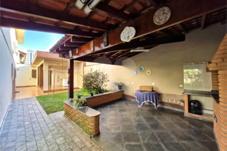 Casa à venda com 4 quartos, sendo 1 suíte, em Alto da Boa Vista, São Paulo, SP