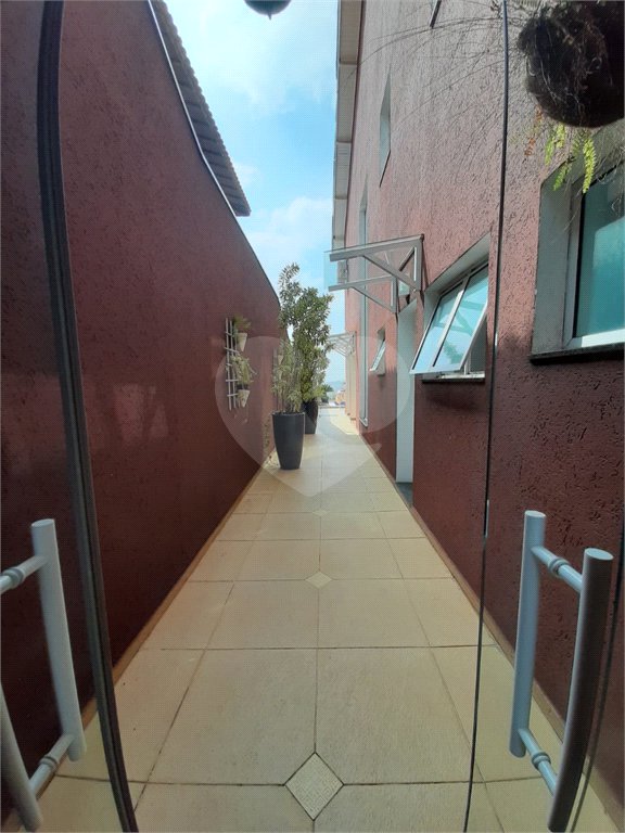 Sobrado à venda com 4 quartos, sendo 3 suítes, em Tremembé, São Paulo, SP