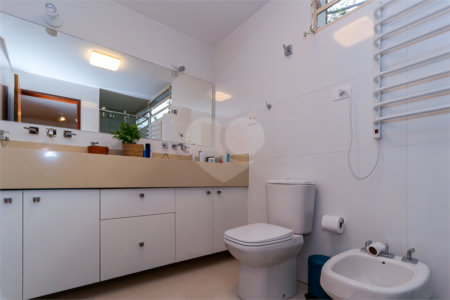 Casa Térrea à venda com 3 quartos, sendo 1 suíte,  em Alto da Boa Vista, São Paulo, SP
