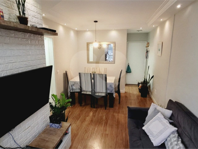 Apartamento à venda com 3 quartos, sendo 1 suíte,  em Vila Isa, São Paulo, SP