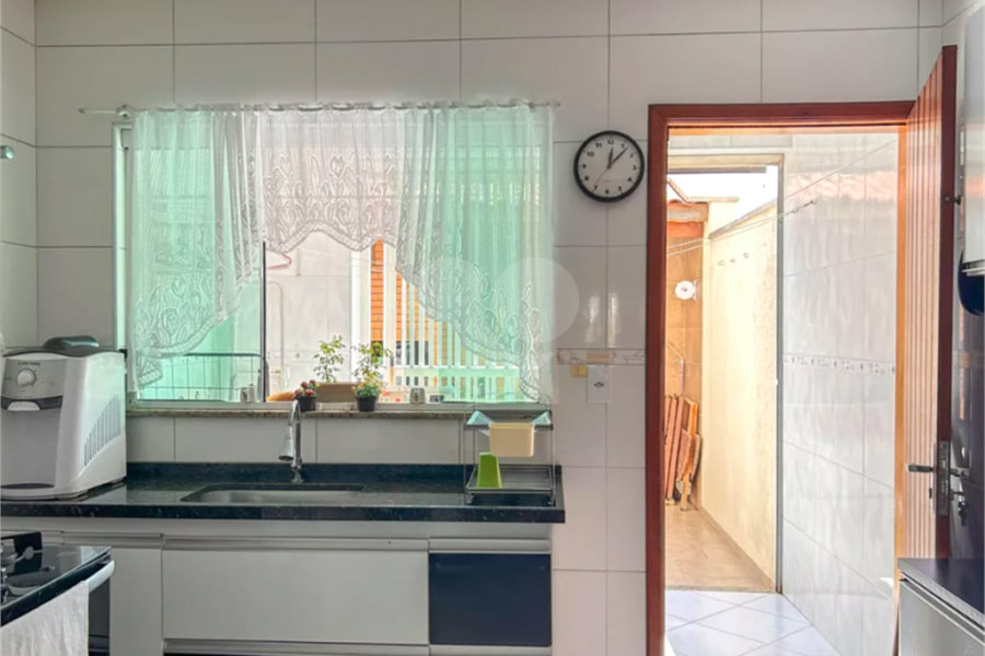 Sobrado à venda com 3 quartos, sendo 1 suíte, em Vila Mangalot, São Paulo, SP
