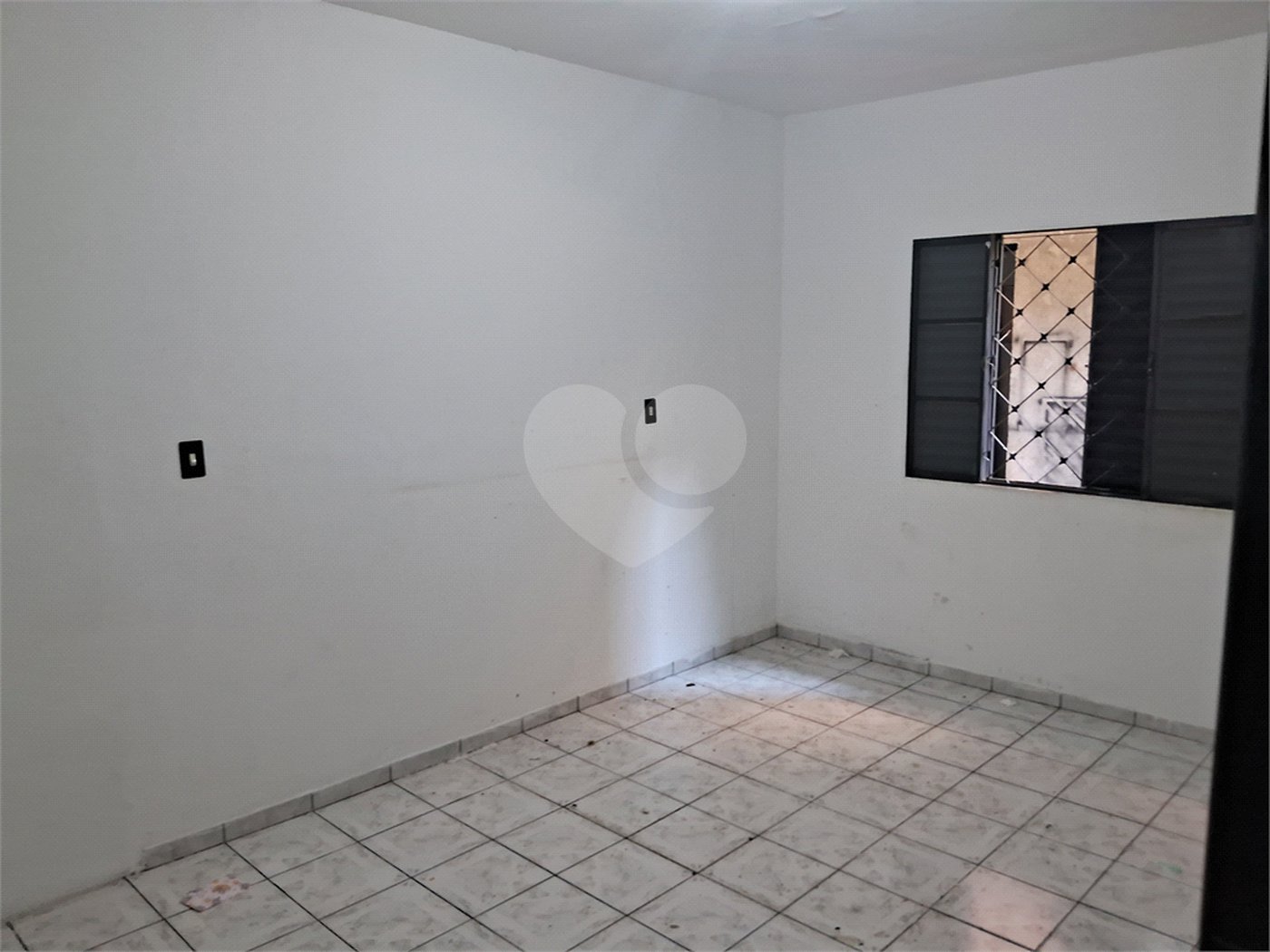 Sobrado à venda com 10 quartos, sendo 1 suíte, em Parque Ramos Freitas, São Paulo, SP