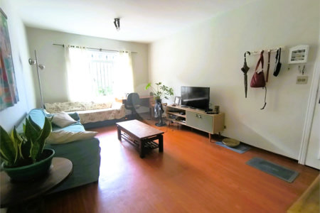Sobrado à venda com 4 quartos, sendo 2 suítes, em Vila Morse, São Paulo, SP