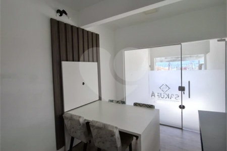 Casa à venda com 6 quartos, sendo 1 suíte,  em Vila Vitória, Mogi das Cruzes, SP