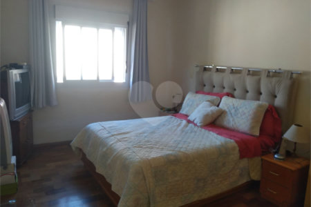 Casa em condomínio à venda com 3 quartos, sendo 1 suíte,  em Jardim Caboré, São Paulo, SP