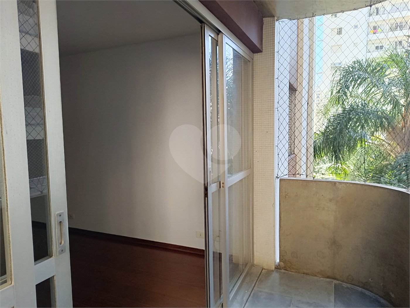 Apartamento à venda com 3 quartos, sendo 1 suíte, em Moema, São Paulo, SP