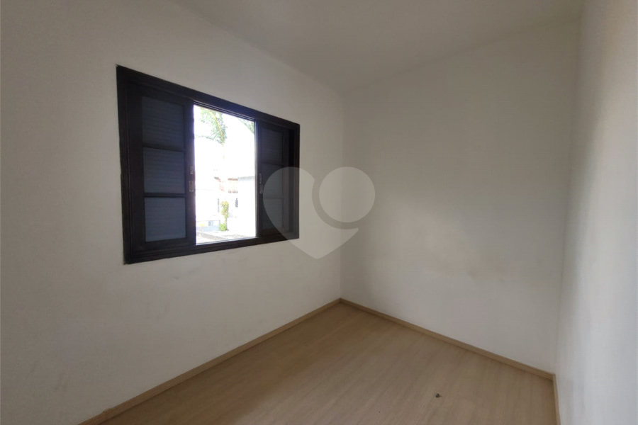 Casa à venda com 3 quartos, sendo 1 suíte, em Parque Maria Domitila, São Paulo, SP