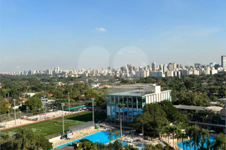 Apartamento à venda com 3 quartos, sendo 1 suíte, em Cerqueira César, São Paulo, SP