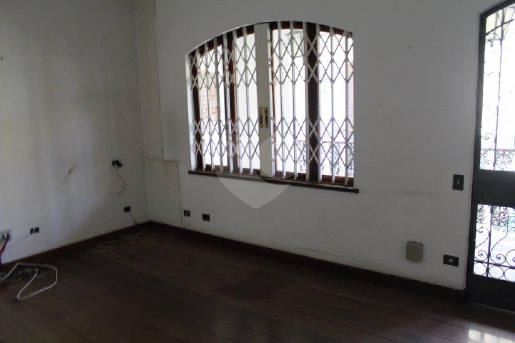 Casa Térrea à venda ou para alugar com 6 suítes em Vila Tramontano, São Paulo, SP