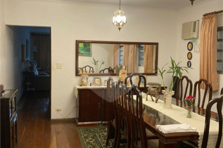 Sobrado à venda com 3 quartos, sendo 1 suíte, em Chora Menino, São Paulo, SP