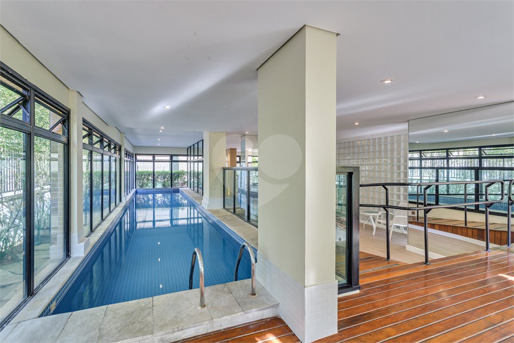 Apartamento à venda com 3 quartos, sendo 1 suíte, em Morumbi, São Paulo, SP