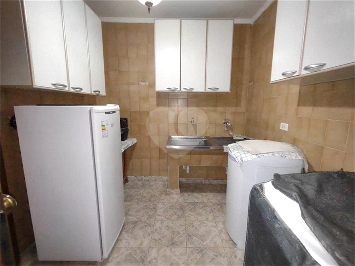 Casa à venda com 3 quartos, sendo 1 suíte, no condomínio Vila Paiva, São Paulo - SP