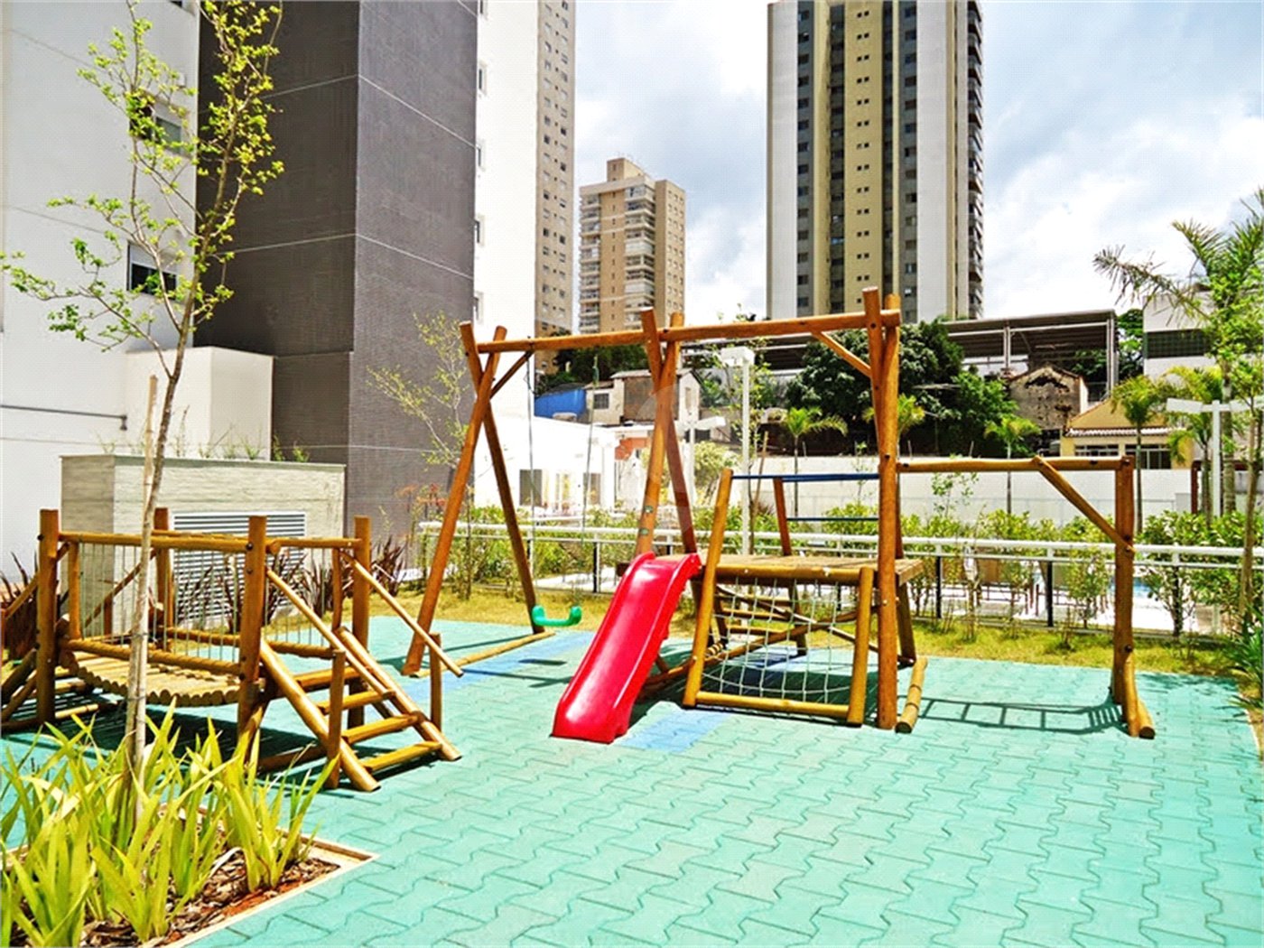 Apartamento à venda com 3 suítes em Santa Teresinha, São Paulo, SP