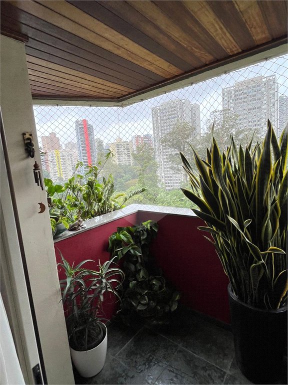 Apartamento à venda com 3 quartos, sendo 1 suíte, em Jardim Londrina, São Paulo, SP