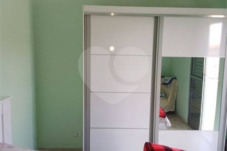 Casa à venda com 4 quartos em Vila Nivi, São Paulo, SP
