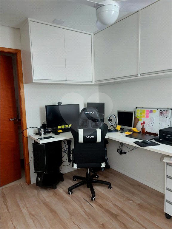 Casa à venda com 3 suítes no condomínio Residencial Gaya, São Paulo - SP