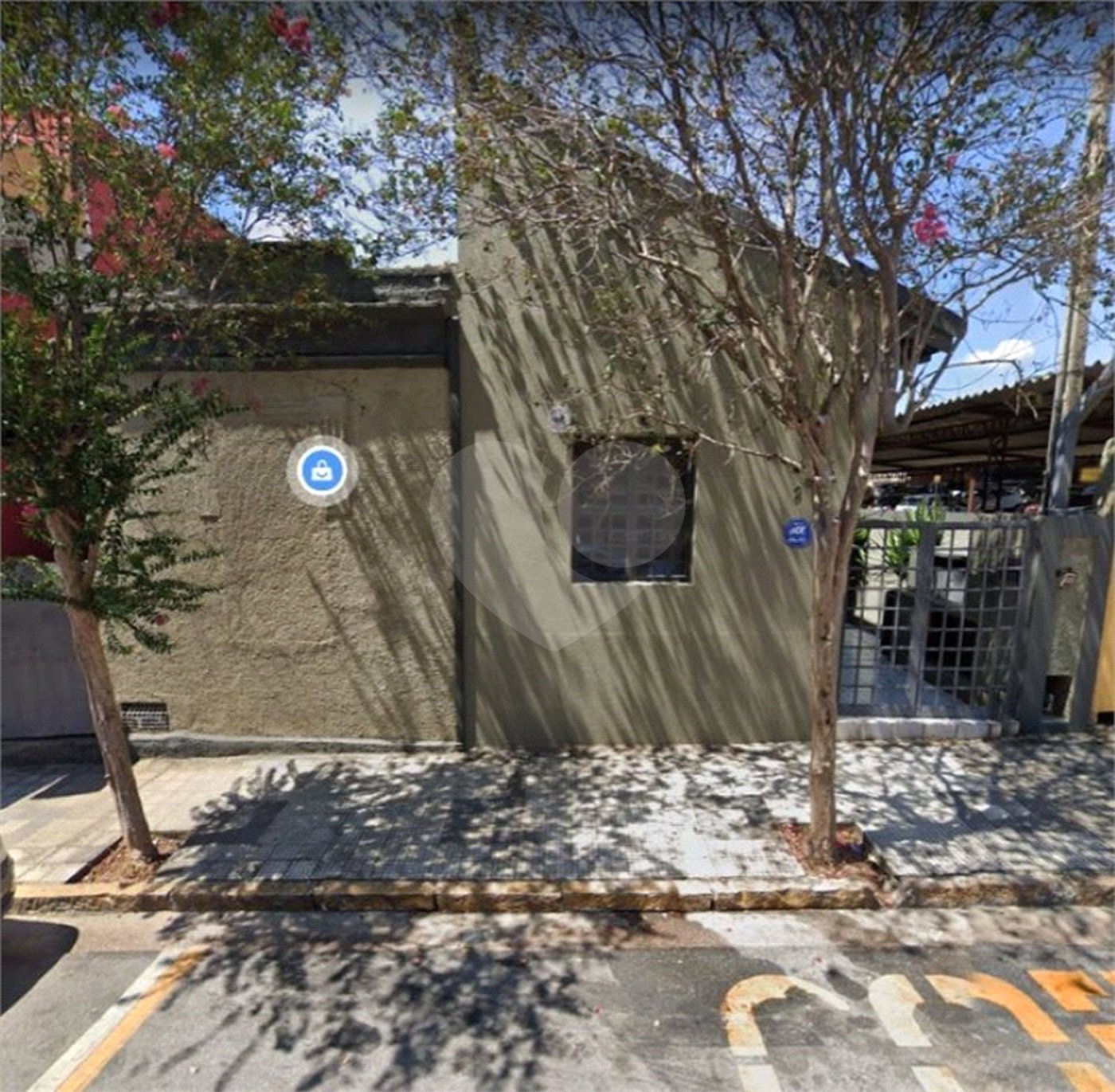 Casa à venda ou para alugar com 3 quartos, sendo 2 suítes,  no Centro, Vinhedo, SP