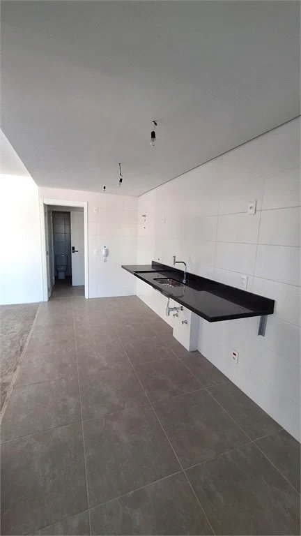 Apartamento à venda com 3 suítes em Vila Romana, São Paulo, SP