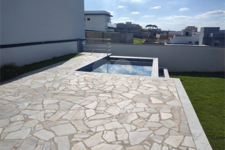 Casa à venda com 3 suítes no condomínio Santa Isabel I, Louveira - SP