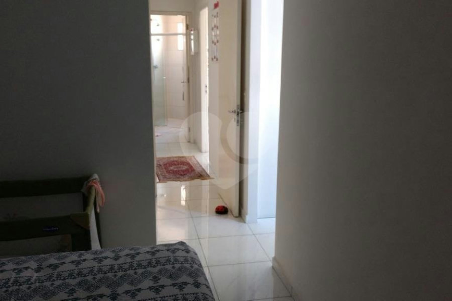 Casa à venda com 3 quartos, sendo 1 suíte, no condomínio Residencial Água Fria, São Paulo - SP