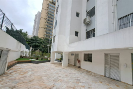Apartamento à venda com 3 quartos, sendo 1 suíte, em Vila Mariana, São Paulo, SP