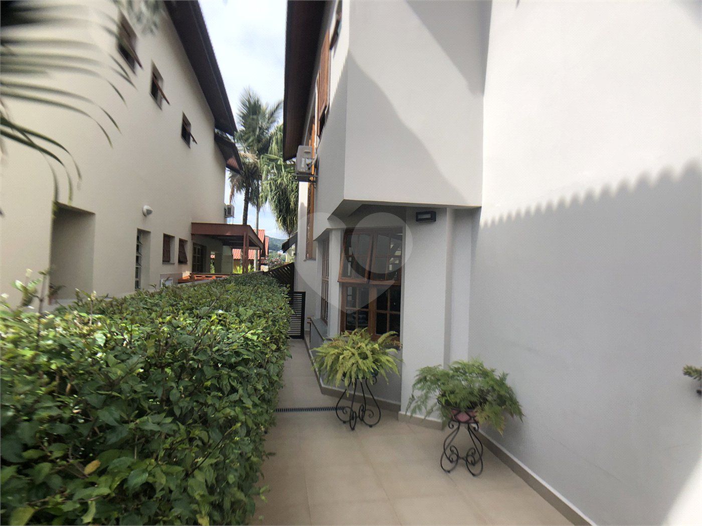 Casa à venda com 4 suítes no condomínio Residencial Floresta, São Paulo - SP