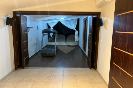 Casa à venda com 2 suítes no condomínio Recanto dos Ipes, Atibaia - SP