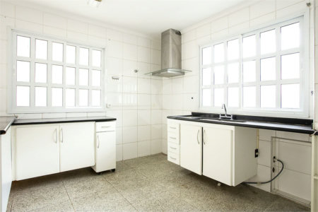 Casa à venda ou para alugar com 4 suítes no condomínio Belle Ville, São Paulo - SP