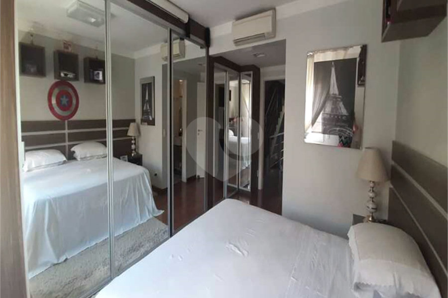 Casa à venda com 4 quartos, sendo 2 suítes, no condomínio Florada da Serra, São Paulo - SP
