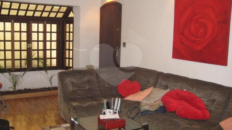 Casa à venda com 3 quartos, sendo 1 suíte, em Saúde, São Paulo, SP