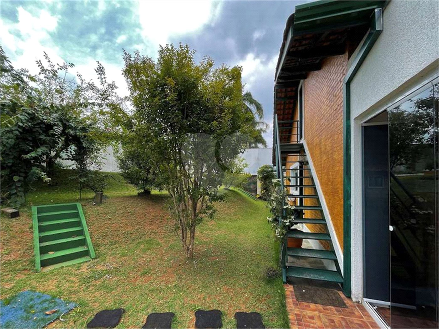 Casa à venda com 4 suítes no condomínio Miollo da Granja, Cotia - SP