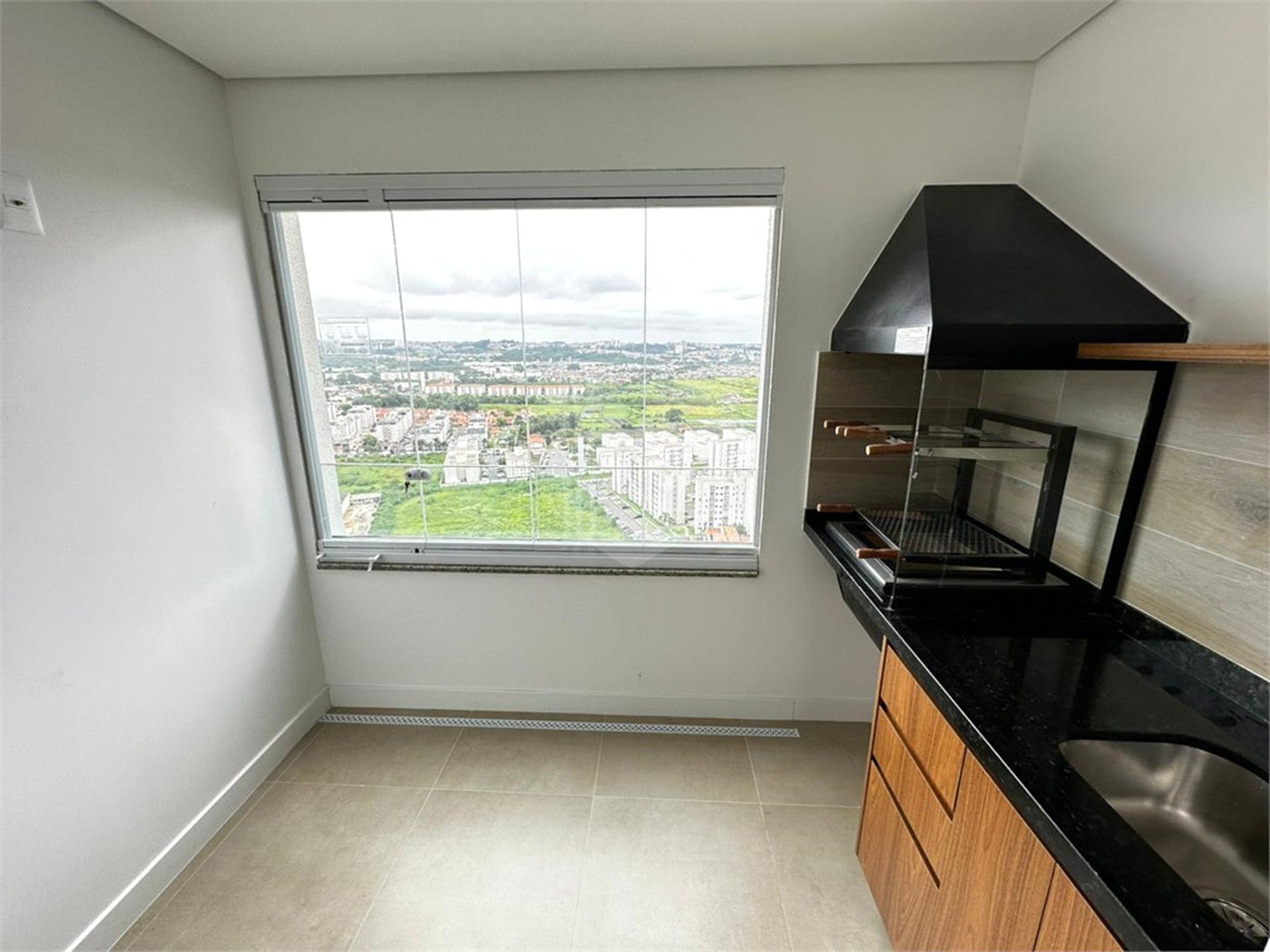 Apartamento para alugar com 1 suíte em Jardim Santa Helena, Suzano, SP