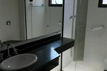 Apartamento à venda com 3 quartos, sendo 1 suíte, em Vila Andrade, São Paulo, SP