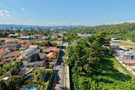 Casa à venda com 3 suítes no condomínio Celina Residencial, Atibaia - SP