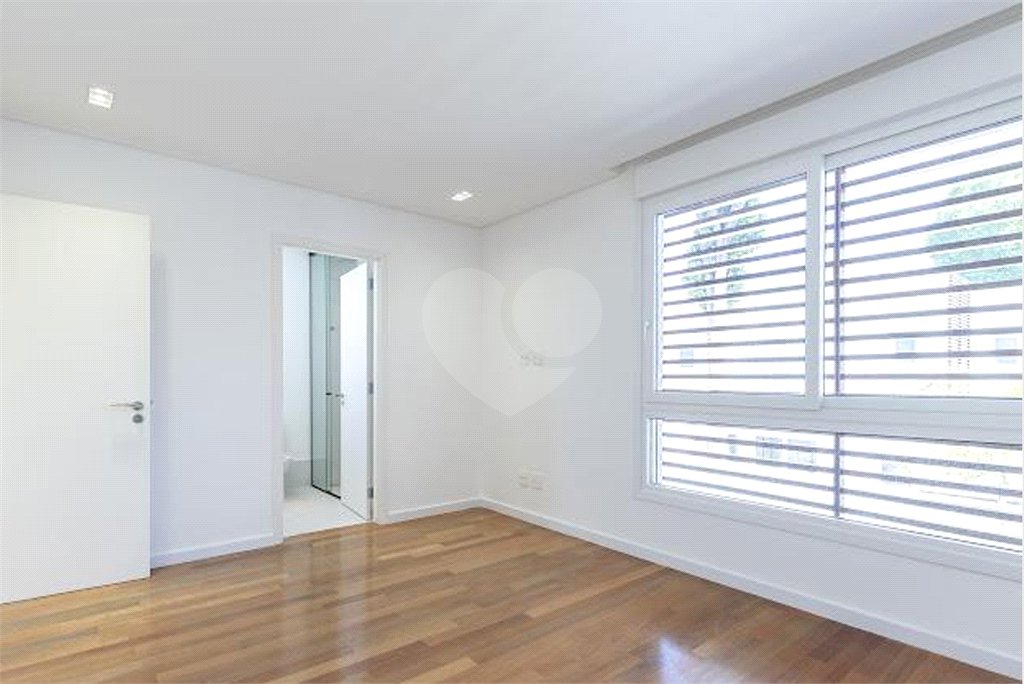 Casa à venda com 4 suítes no condomínio Hípica Garden, São Paulo - SP