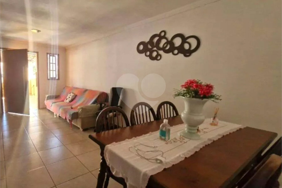 Sobrado à venda com 8 quartos em Vila Guarani, São Paulo, SP