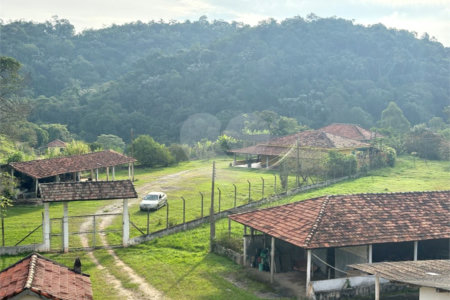 Sítio à venda com 3 quartos, sendo 1 suíte, no Centro, Guararema, SP