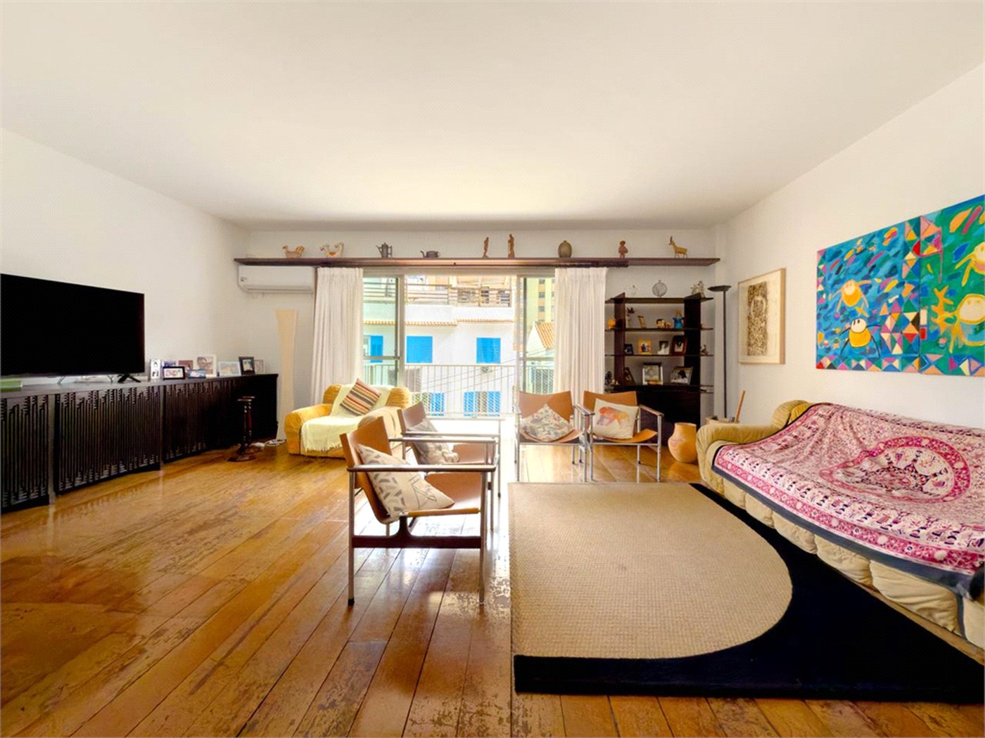 Apartamento à venda com 3 quartos, sendo 1 suíte,  em Lagoa, Rio de Janeiro, RJ