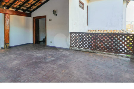 Sobrado à venda com 3 quartos, sendo 1 suíte,  em Jardim Leonor, São Paulo, SP