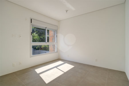 Casa à venda ou para alugar com 3 suítes no condomínio Jardim Flora, São Paulo - SP