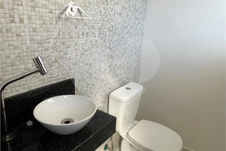 Sobrado à venda ou para alugar com 3 quartos, sendo 1 suíte, em Jardim dos Pinheiros, Atibaia, SP