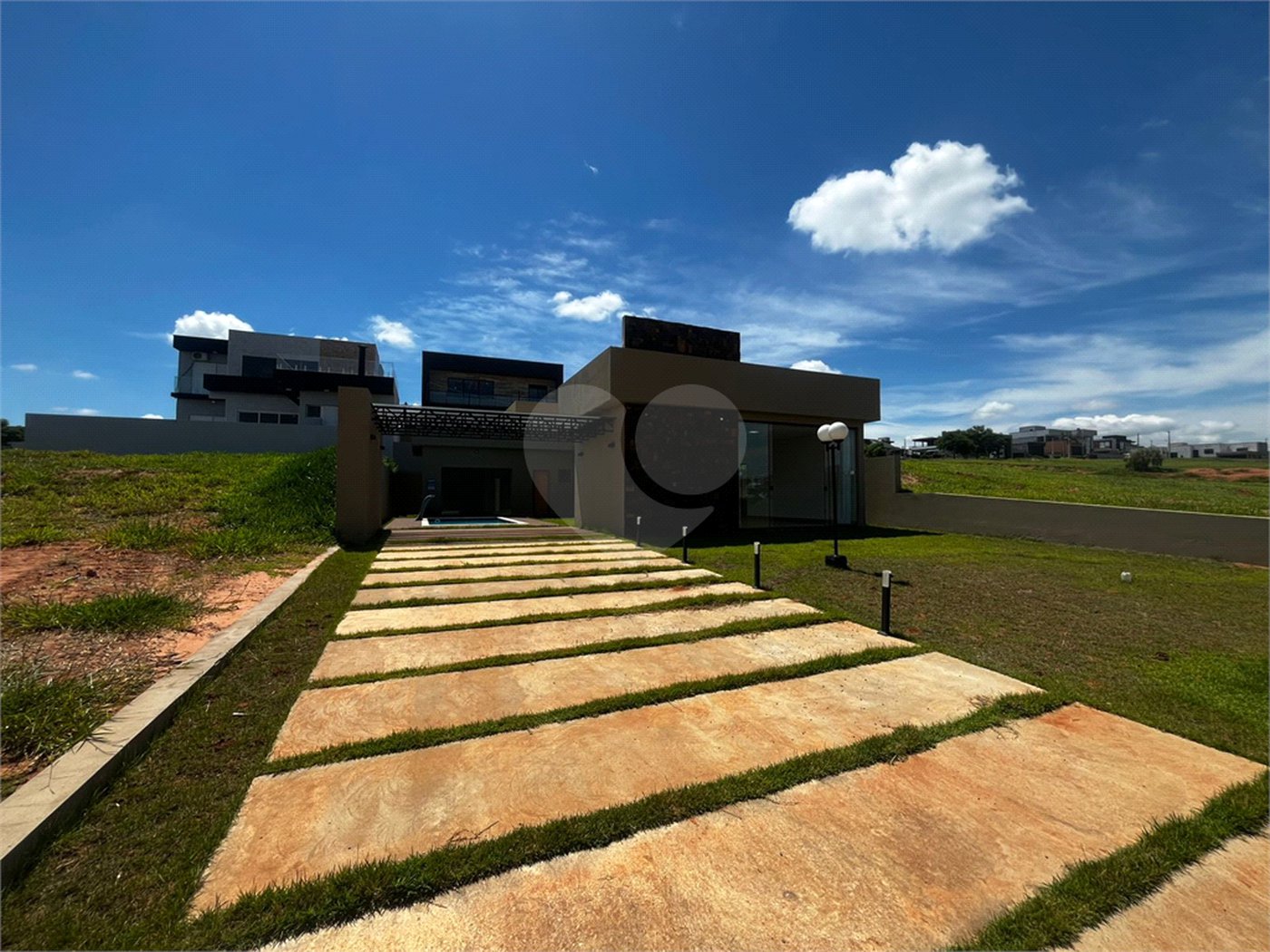 Casa à venda com 3 suítes em Terras de Santa Cristina Xiii Setor Marina, Paranapanema, SP
