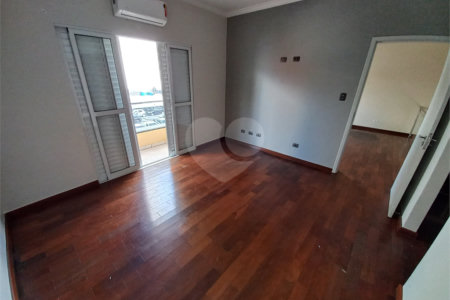 Sobrado à venda com 3 quartos, sendo 1 suíte, em Lar São Paulo, São Paulo, SP
